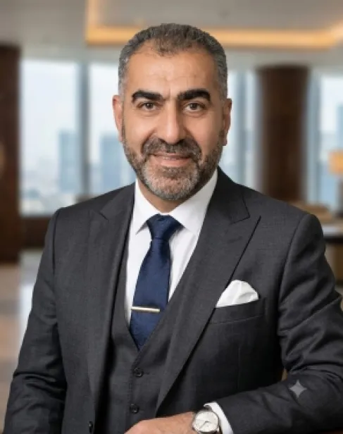 من يراقبنا عندما يغيب الجميع؟