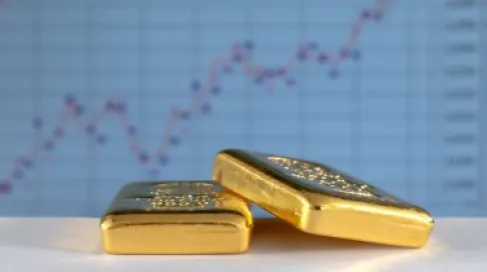 الذهب يستقر وسط توقعات بإبقاء الفائدة مرتفعة لمدة أطول