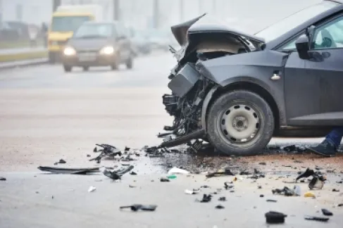 وفاة وإصابة 7 أشخاص بحادث تصادم مروع على طريق البترا – رأس النقب