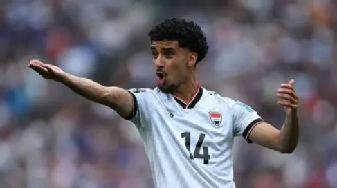 (سخروا مني لأن والدي باكستاني).. لاعب العراق زيدان إقبال يوجه رسالة لجماهير الكويت