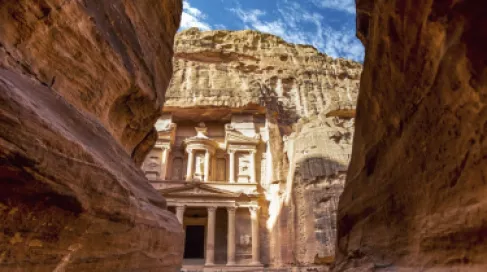 أكثر من 318 ألف زائر للبترا خلال 8 أشهر
