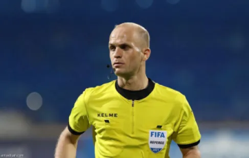 منتخب اليمن يفتح النار على المخادمة بعد الخسارة أمام قطر.. وركلة جزاء تثير الجدل