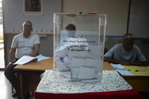 النيابة المغربية توقف عمدة طنجة للتحقيق في خروقات انتخابية