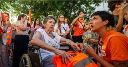 انفراجة في أزمة السيدة المُسنة التي أشعلت احتجاجات في إسبانيا
