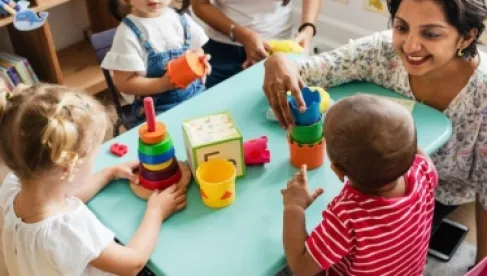 الإعاقات النمائية والتطورية.. الأنواع والأعراض والتشخيص 