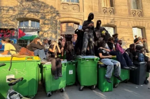 إضراب واسع في فرنسا للضغط على الحكومة بشأن موازنة 2027