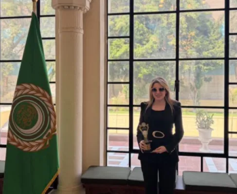 حلا المجالي تُكرَّم بجائزة الشاب العربي المتميز 2026 في جامعة الدول العربية