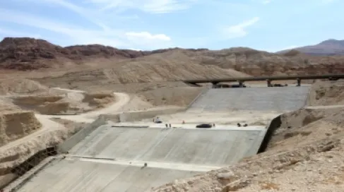 قبل الأمطار.. الحكومة ترفع جاهزية طرق وجسور الجنوب