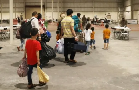 في اللحظات الأخيرة.. واشنطن تؤجل إغلاق مخيم الأفغان في قطر