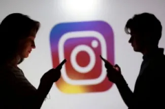 إنستغرام أطلق ميزة جديدة تتيح للمستخدم إضافة المنشورات التي أُشير إليه فيها إلى صفحته الشخصية