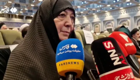 والدة زوجة مجتبى خامنئي تكشف حالته الصحية