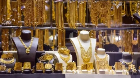 الذهب ينخفض 40 قرشا في التسعيرة المسائية