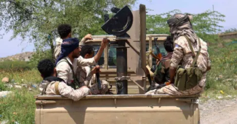 القوات الحكومية اليمنية تعلن سيطرتها على مواقع إستراتيجية في باب المندب