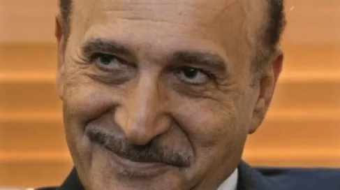 ماذا لاحظ عمر سليمان بعد اقتحام السجون في مصر عام 2011؟