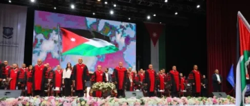 بالفيديو والصور ... الأميرة عالية بنت الحسين ترعى احتفال عمان الأهلية بتخريج طلبة الفصل الصيفي (الفوج 33)