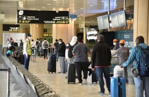 الحوثيون يستهدفون 3 مطارات سعودية بالصواريخ البالستية