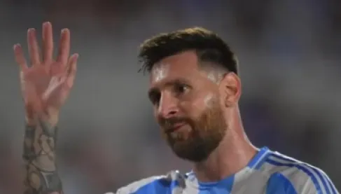 «سأحملكم معي دائما».. رسالة مؤثرة من ميسي قبل مباراة الوداع (فيديو)