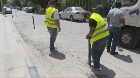 ضبط أكثر من 40 موقعا لحجز المواقف العامة بصورة غير قانونية في عمان