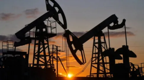 النفط يقفز بأكثر من 3% وسط تصاعد التوترات في الخليج