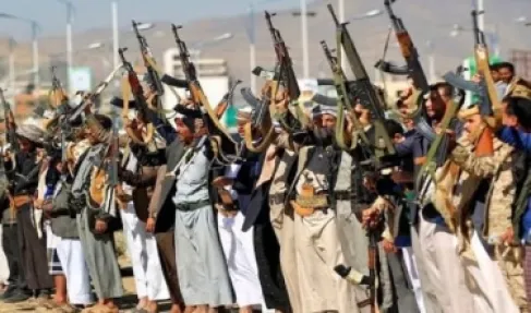 أنصار الله يجددون استهداف مطار الرياض وأنباء عن تضرّر طائرات جراء الهجمات