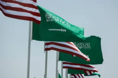 تحذير أميركي عاجل في السعودية.. قيود على سفر الموظفين وحظر قرب الحدود اليمنية