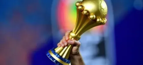 الكاف يدرس العودة إلى تنظيم كأس أمم أفريقيا كل سنتين