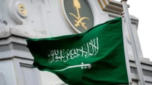 دعوة السعوديين بالخارج المتأثرة رحلاتهم إلى التواصل مع البعثات الدبلوماسية