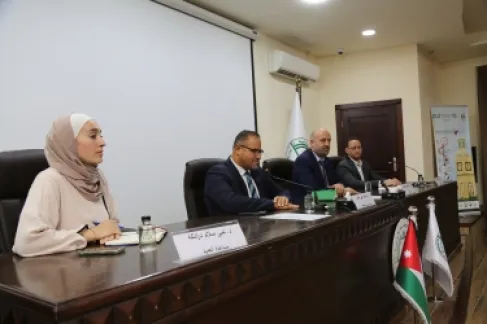  عميد كلية العمارة والتصميم في جامعة الزيتونة الأردنية يلتقي أعضاء الهيئة التدريسية لتعزيز التواصل الأكاديمي