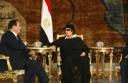 وزير مصري أسبق يكشف كواليس زياراته السرية مع مبارك إلى ليبيا للإفطار مع القذافي