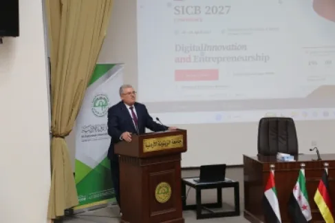 كلية الأعمال في جامعة الزيتونة الأردنية تعقد لقاءً تواصليًا مع أعضاء الهيئة التدريسية