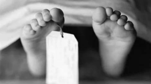 جثة طفل في ممر مستشفى مصري تثير فزعاً.. والداخلية تكشف تفاصيل صادمة