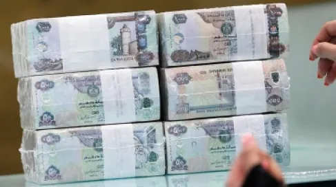 الإمارات.. رجل يطالب باستعادة 1.13 مليون درهم من امرأة وعدته بالزواج