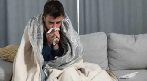 هل تمرض مع بدء عطلتك؟ إليك الأسباب المحتملة