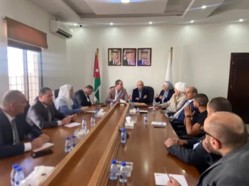 بحث تطوير خدمات نقل العاملين إلى مواقع المدن الصناعية الاردنية 