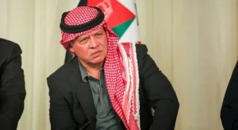 الملك يعزي ولي العهد السعودي هاتفيا بضحايا الاعتداءات