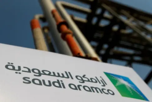 سماع انفجارات في الرياض، وإعلان إصابة أربعة أشخاص وحريق بمبنى لأرامكو