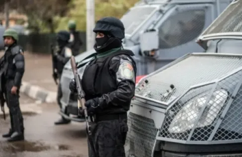 تفاصيل القبض على مسؤولين كبار في مصر بتهمة الفساد