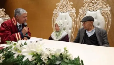 في الـ86 من عمره.. تركي يدخل القفص الذهبي مع عروس تبلغ 72 عاما