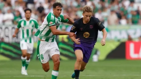 برشلونة يضرب بيتيس بخماسية في الدوري الاسباني