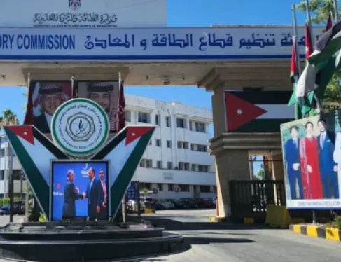 هيئة الطاقة تتلقى 998 طلب ترخيص خلال آب.. وترفض 6 منها
