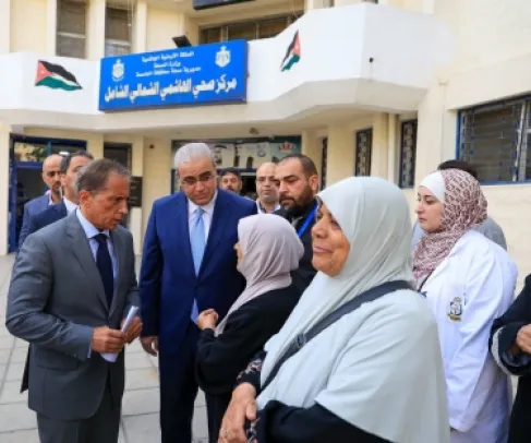 رئيس الوزراء يوجه بتحديث تجهيزات مركز صحي الهاشمي الشمالي