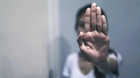 الأردن .. كاميرات المراقبة تكشف تحرش عامل بزبونات داخل محل خضار والقضاء يقول كلمته