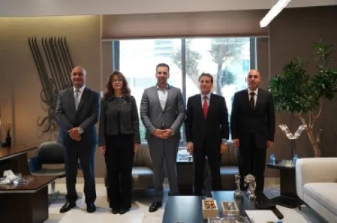 شراكات فاعلة ومبادرات نوعية... أبرز ما جاء في لقاء جامعة الشرق الأوسط والمستشار الثقافي العراقي