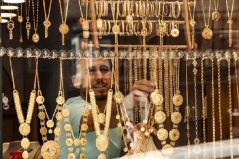 انخفاض أسعار الذهب في الأردن 70 قرشا للغرام الخميس