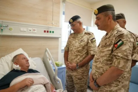 اللواء الحراسيس يزور مصابي حادثة الكرك - صور