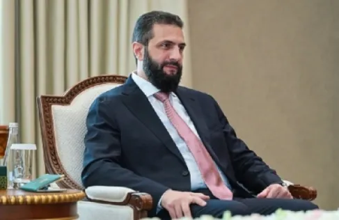 الشرع: لا مانع من زيارة مقام السيدة زينب