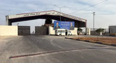 ديوان عشائري يفتح أبوابه لاستضافة السوريين العالقين عند مركز حدود جابر