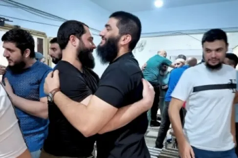 سورية تُخلي سبيل 57 موقوفا نُقلوا من لبنان