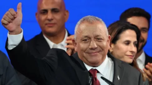آيزنكوت يتهم نتنياهو بالسعي إلى 