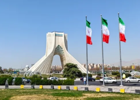 إيران تتمسك بشروطها السبعة وسط أنباء عن احتمال تجدد الضربات